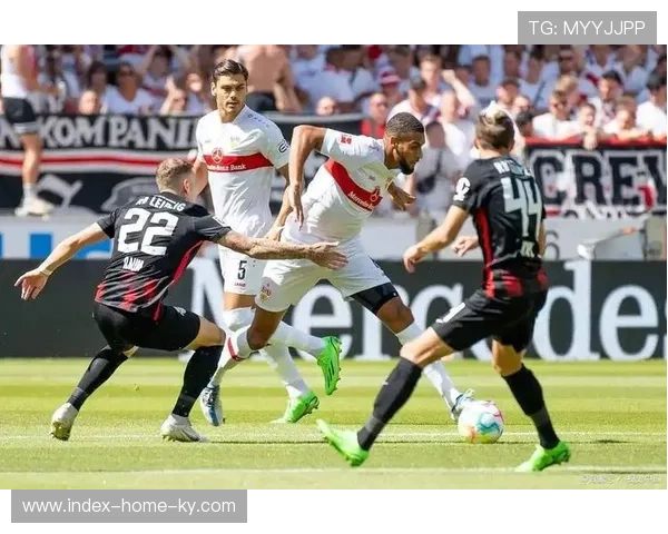 斯图加特轮换阵容0-1小负，仍以总比分4-2轻松晋级